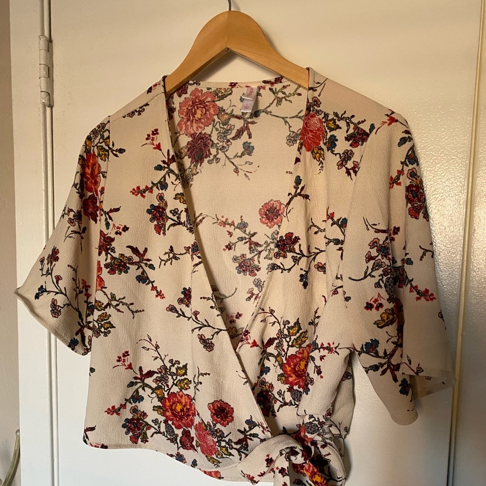 Xhilaration Crop Wrap Top Large